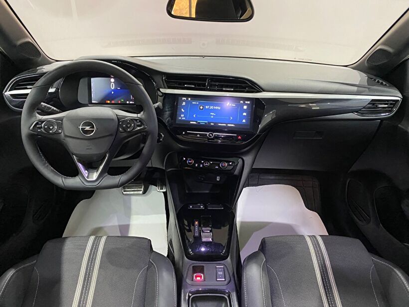 2025 Benzin Otomatik Opel Corsa Kırmızı Gürel Tasarım Aksesuar Otomotiv San. Tic. Ltd. Şti.