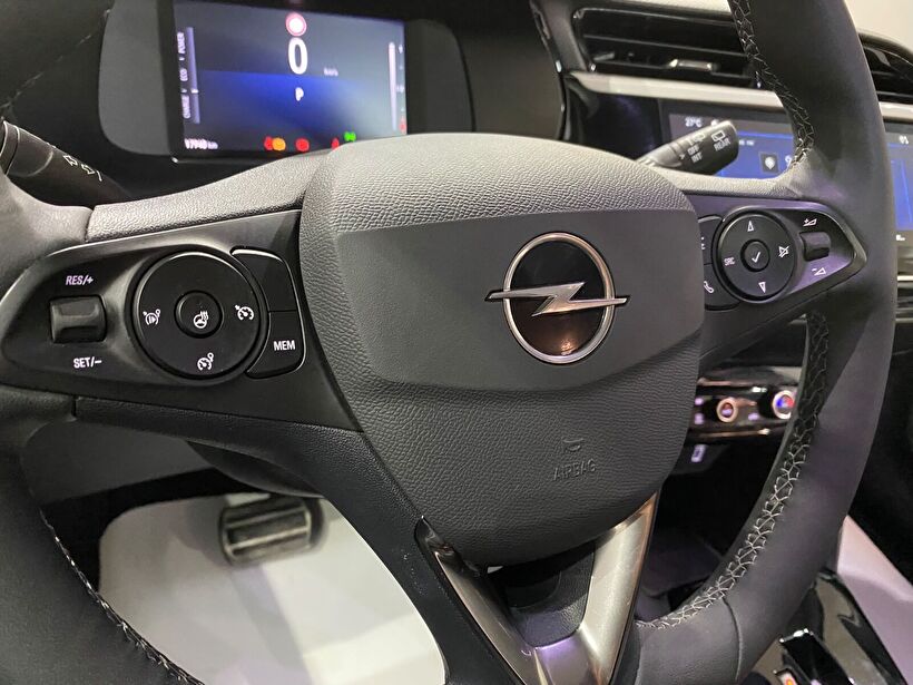 2025 Benzin Otomatik Opel Corsa Kırmızı Gürel Tasarım Aksesuar Otomotiv San. Tic. Ltd. Şti.