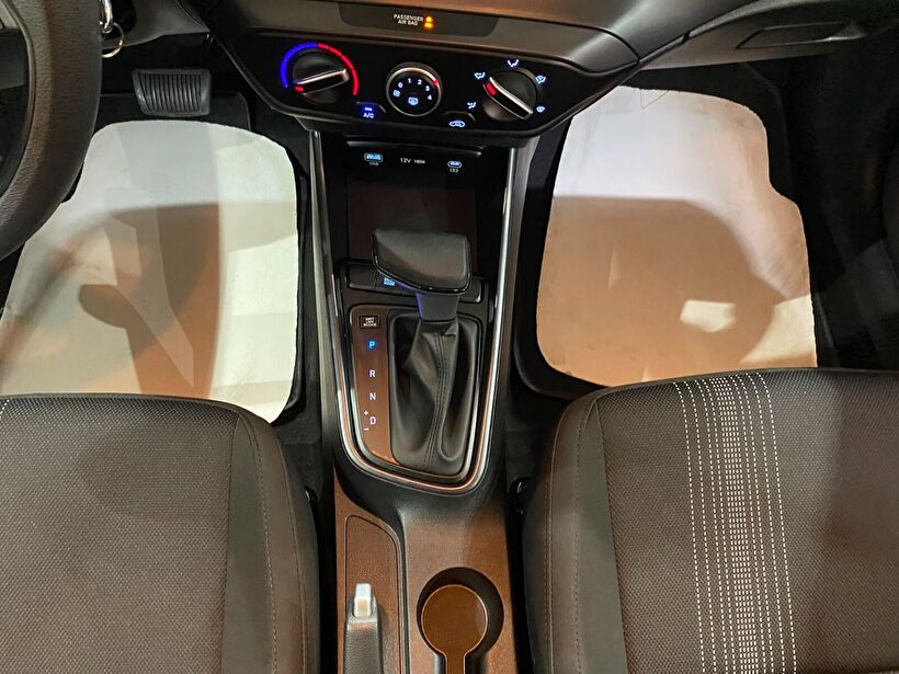 2025 Benzin Otomatik Hyundai i20 Kırmızı Gürel Tasarım Aksesuar Otomotiv San. Tic. Ltd. Şti.