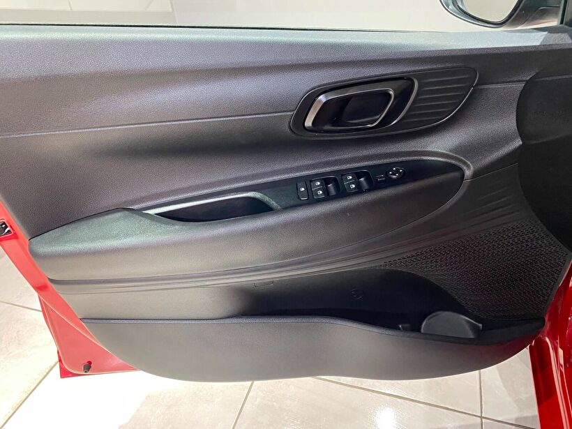 2025 Benzin Otomatik Hyundai i20 Kırmızı Gürel Tasarım Aksesuar Otomotiv San. Tic. Ltd. Şti.