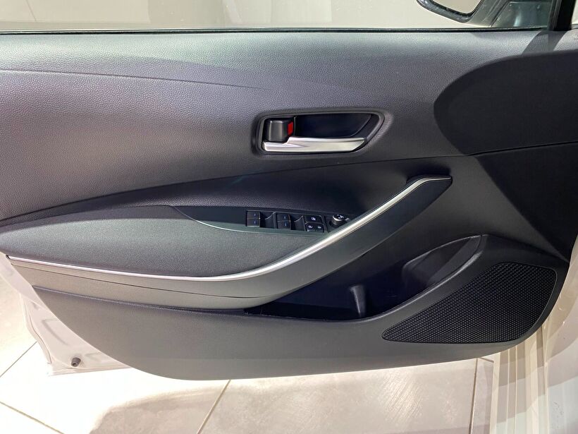 2022 Benzin Otomatik Toyota Corolla Beyaz Gürel Tasarım Aksesuar Otomotiv San. Tic. Ltd. Şti.