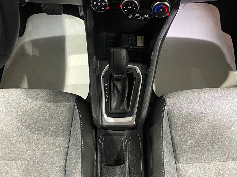 2024 Benzin Otomatik Renault Clio Mavi Gürel Tasarım Aksesuar Otomotiv San. Tic. Ltd. Şti.