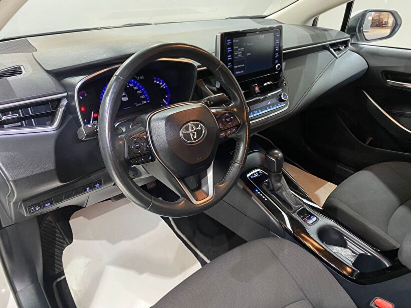 2022 Hybrid Otomatik Toyota Corolla Beyaz Gürel Tasarım Aksesuar Otomotiv San. Tic. Ltd. Şti.