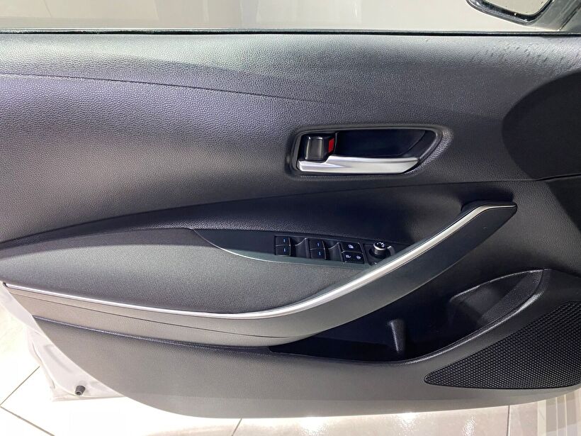 2022 Hybrid Otomatik Toyota Corolla Beyaz Gürel Tasarım Aksesuar Otomotiv San. Tic. Ltd. Şti.