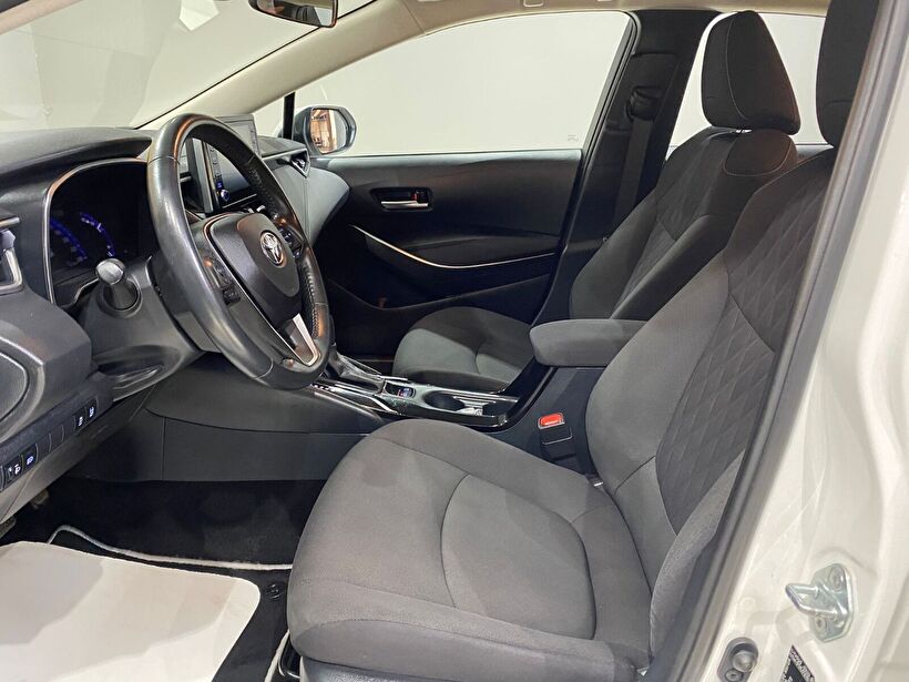 2022 Hybrid Otomatik Toyota Corolla Beyaz Gürel Tasarım Aksesuar Otomotiv San. Tic. Ltd. Şti.