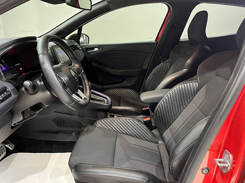 2024 Benzin Otomatik Renault Clio Kırmızı Gürel Tasarım Aksesuar Otomotiv San. Tic. Ltd. Şti.