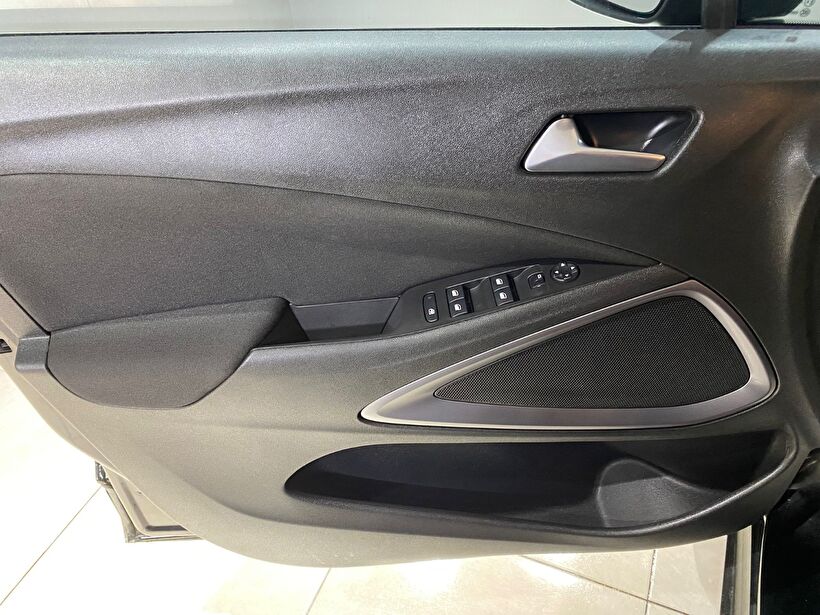 2023 Benzin Otomatik Opel Crossland Siyah Gürel Tasarım Aksesuar Otomotiv San. Tic. Ltd. Şti.