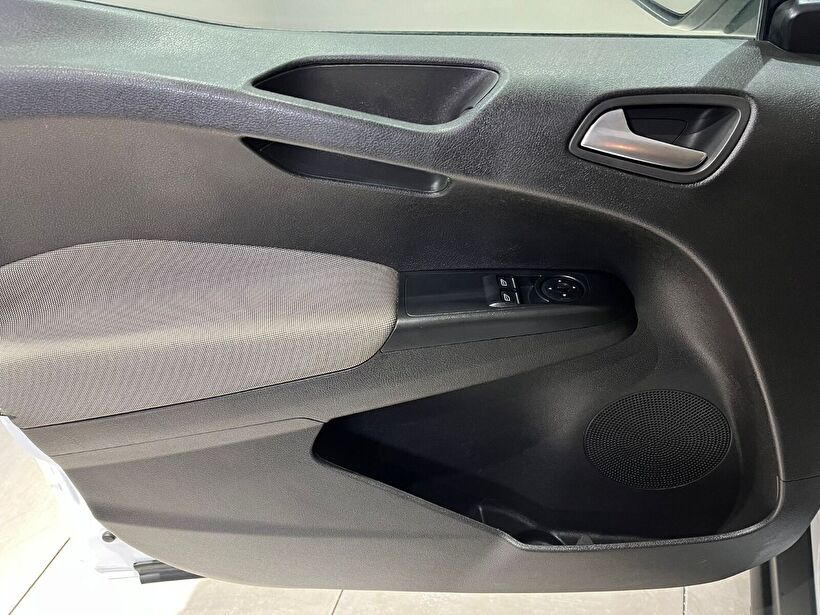 2021 Dizel Manuel Ford Tourneo Courier Journey Beyaz Gürel Tasarım Aksesuar Otomotiv San. Tic. Ltd. Şti.