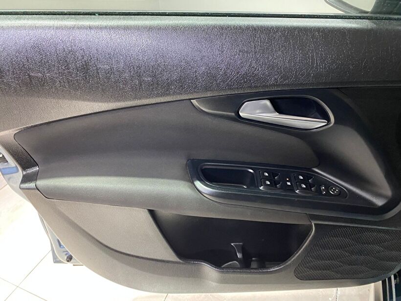 2023 Dizel Otomatik Fiat Egea Cross Mavi Gürel Tasarım Aksesuar Otomotiv San. Tic. Ltd. Şti.