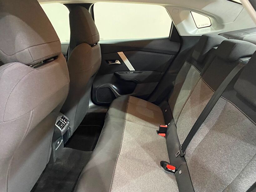 2025 Benzin Otomatik Citroen C4 X Gri Gürel Tasarım Aksesuar Otomotiv San. Tic. Ltd. Şti.