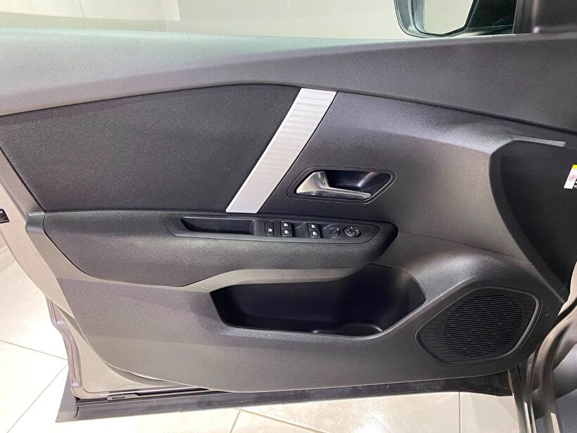 2025 Benzin Otomatik Citroen C4 X Gri Gürel Tasarım Aksesuar Otomotiv San. Tic. Ltd. Şti.
