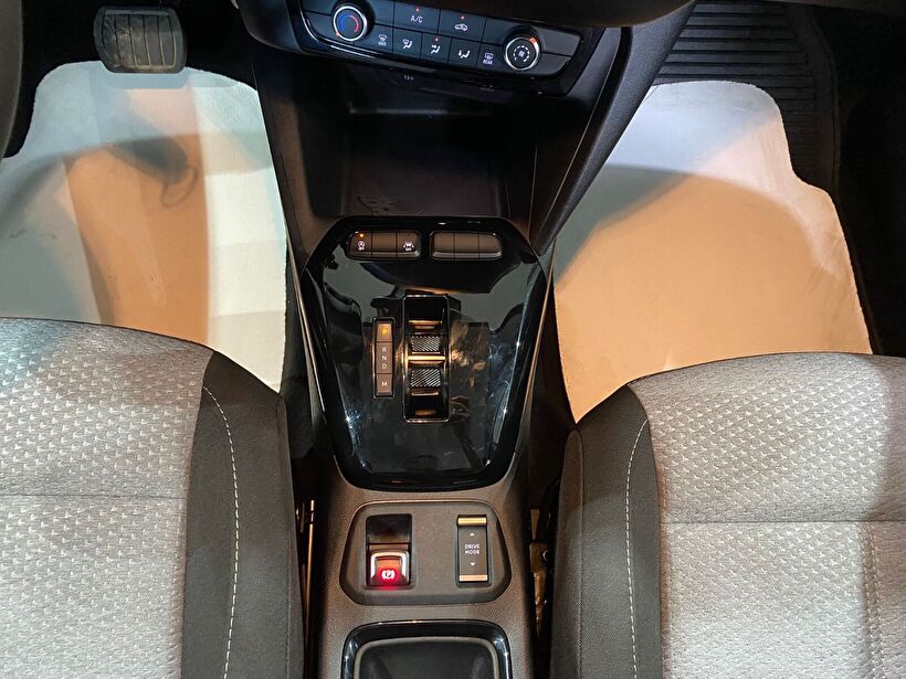 2025 Benzin Otomatik Opel Corsa Gümüş Gri Gürel Tasarım Aksesuar Otomotiv San. Tic. Ltd. Şti.