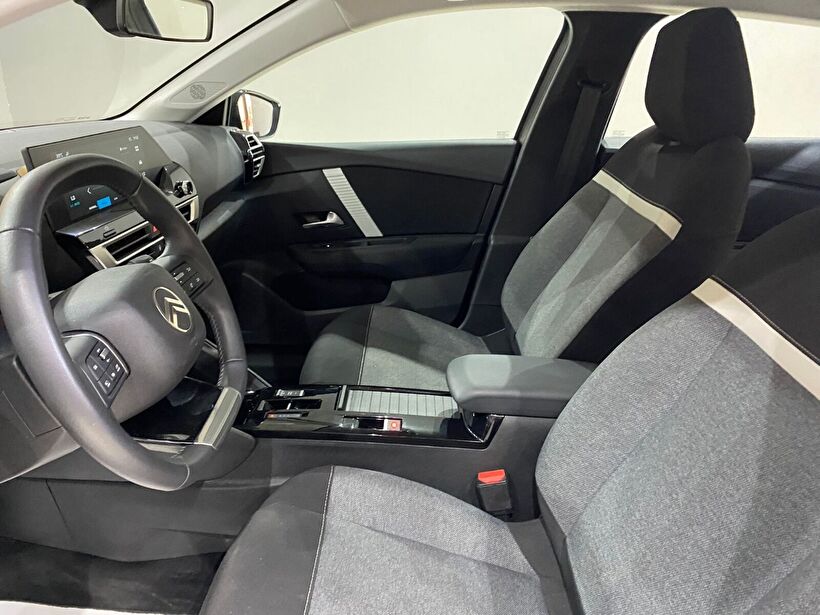 2025 Benzin Otomatik Citroen C4 X Gri Gürel Tasarım Aksesuar Otomotiv San. Tic. Ltd. Şti.