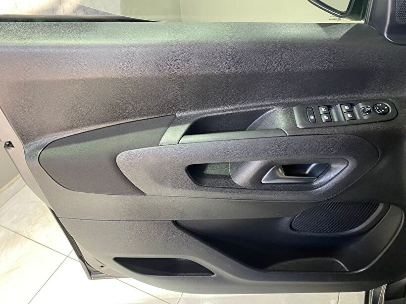 2021 Dizel Otomatik Opel Combo Gri Gürel Tasarım Aksesuar Otomotiv San. Tic. Ltd. Şti.