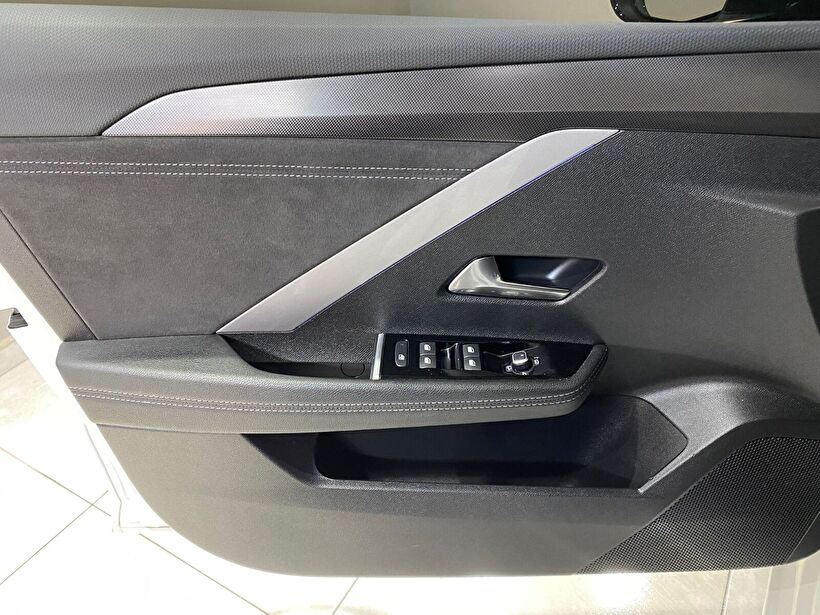 2024 Elektrik Otomatik Opel Astra-e Beyaz Gürel Tasarım Aksesuar Otomotiv San. Tic. Ltd. Şti.