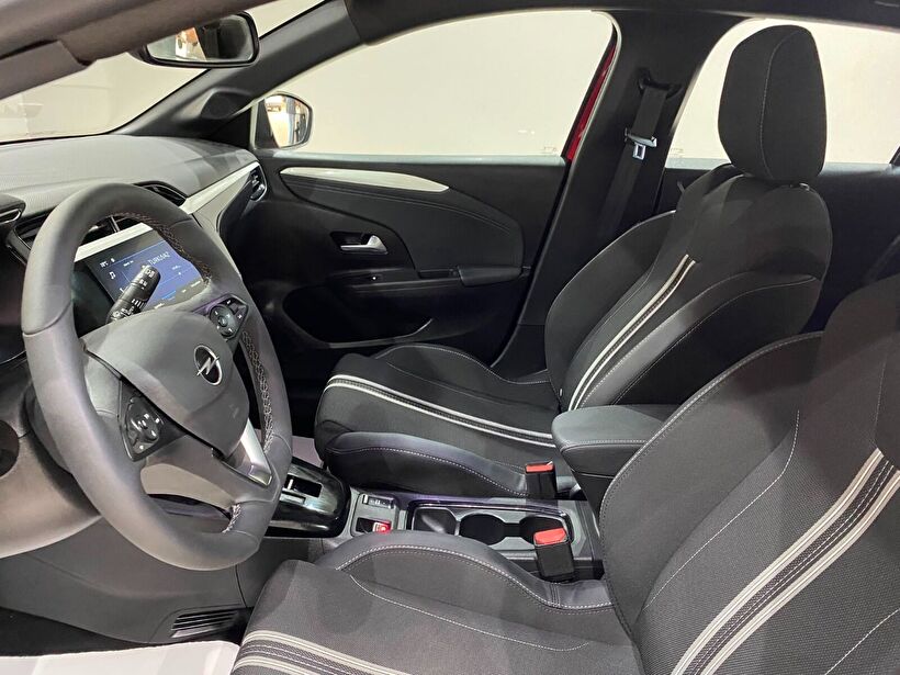 2025 Benzin Otomatik Opel Corsa Kırmızı Gürel Tasarım Aksesuar Otomotiv San. Tic. Ltd. Şti.
