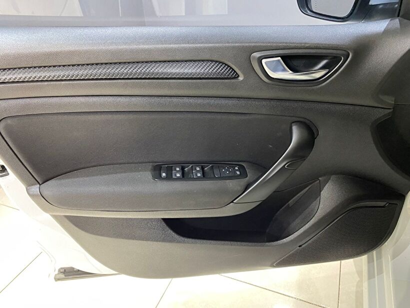 2020 Dizel Otomatik Renault Megane Beyaz Gürel Tasarım Aksesuar Otomotiv San. Tic. Ltd. Şti.