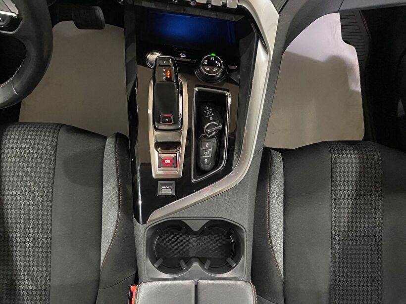 2020 Benzin Otomatik Peugeot 3008 Turuncu Gürel Tasarım Aksesuar Otomotiv San. Tic. Ltd. Şti.