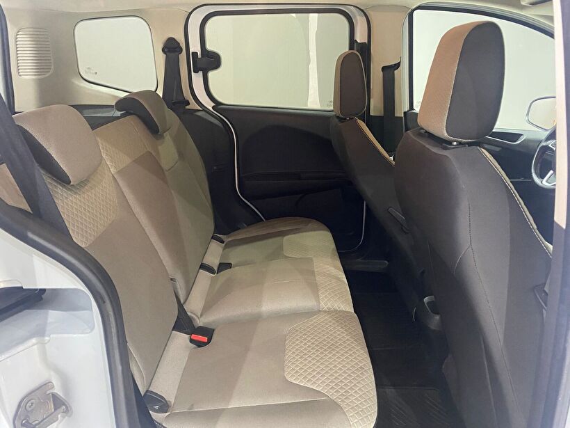 2023 Benzin Manuel Ford Tourneo Courier Beyaz Gürel Tasarım Aksesuar Otomotiv San. Tic. Ltd. Şti.