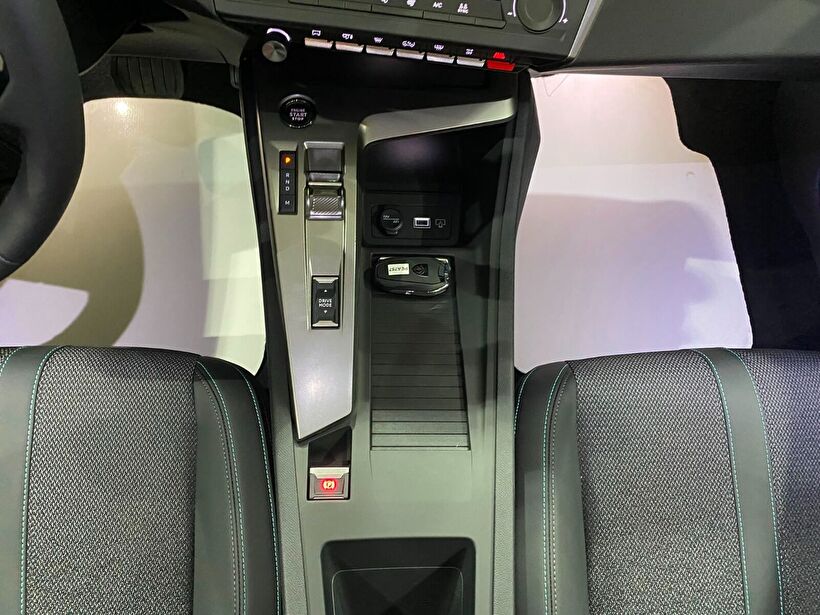 2025 Benzin Otomatik Peugeot 408 Gri Gürel Tasarım Aksesuar Otomotiv San. Tic. Ltd. Şti.