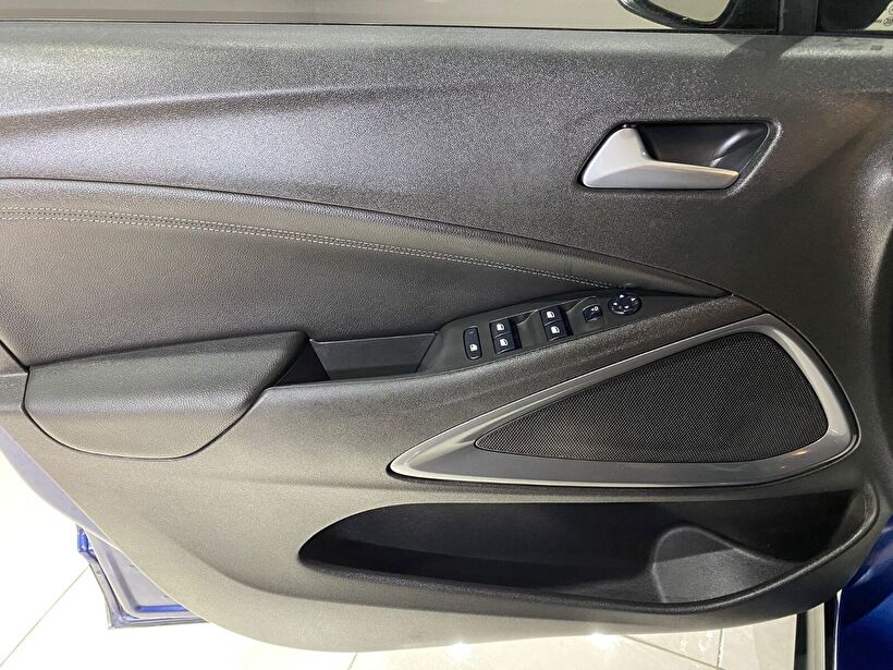 2021 Benzin Otomatik Opel Crossland Mavi Gürel Tasarım Aksesuar Otomotiv San. Tic. Ltd. Şti.
