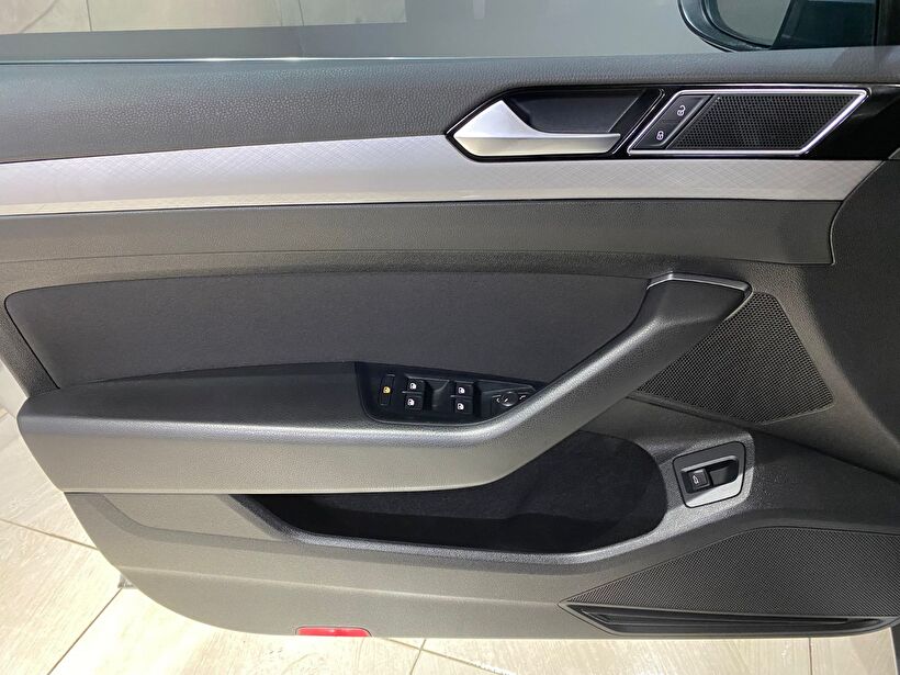 2023 Benzin Otomatik Volkswagen Passat Gri Gürel Tasarım Aksesuar Otomotiv San. Tic. Ltd. Şti.