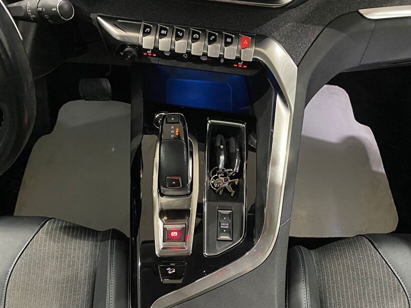 2022 Benzin Otomatik Peugeot 3008 Gri Gürel Tasarım Aksesuar Otomotiv San. Tic. Ltd. Şti.