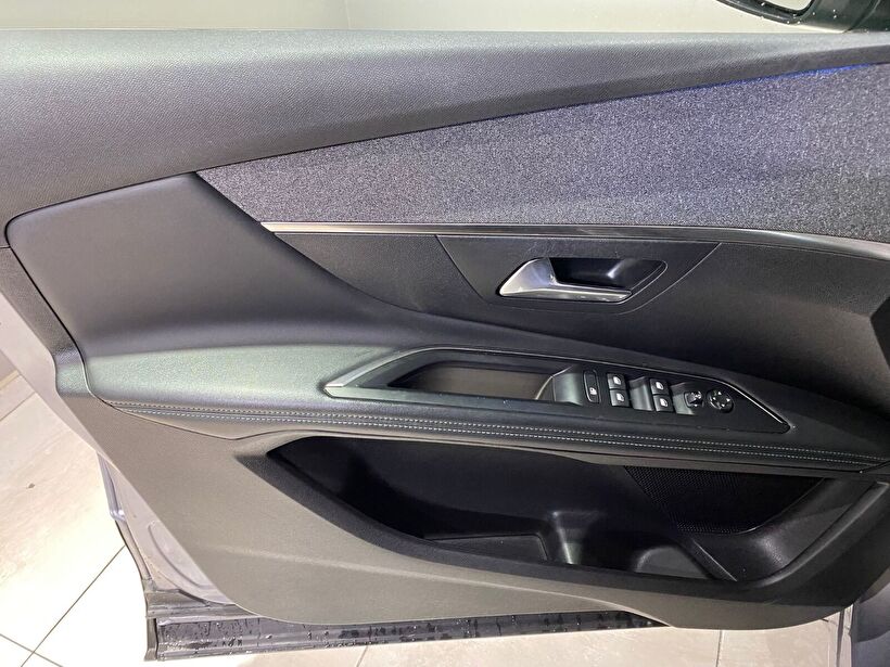 2022 Benzin Otomatik Peugeot 3008 Gri Gürel Tasarım Aksesuar Otomotiv San. Tic. Ltd. Şti.