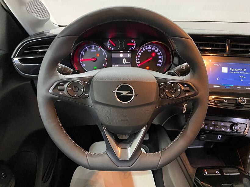 2025 Benzin Otomatik Opel Corsa Gümüş Gri Gürel Tasarım Aksesuar Otomotiv San. Tic. Ltd. Şti.
