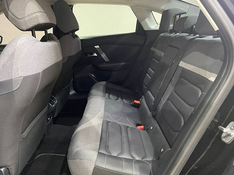 2023 Benzin Otomatik Citroen C4 X Siyah Gürel Tasarım Aksesuar Otomotiv San. Tic. Ltd. Şti.