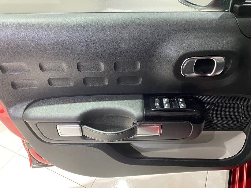 2023 Benzin Otomatik Citroen C3 Kırmızı Gürel Tasarım Aksesuar Otomotiv San. Tic. Ltd. Şti.