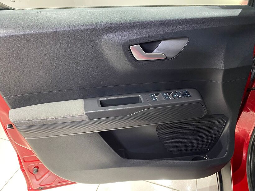 2025 Dizel Manuel Ford Tourneo Courier Kırmızı Gürel Tasarım Aksesuar Otomotiv San. Tic. Ltd. Şti.