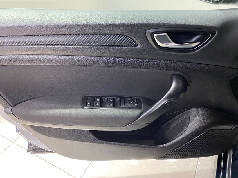 2024 Benzin Otomatik Renault Megane Gri Gürel Tasarım Aksesuar Otomotiv San. Tic. Ltd. Şti.