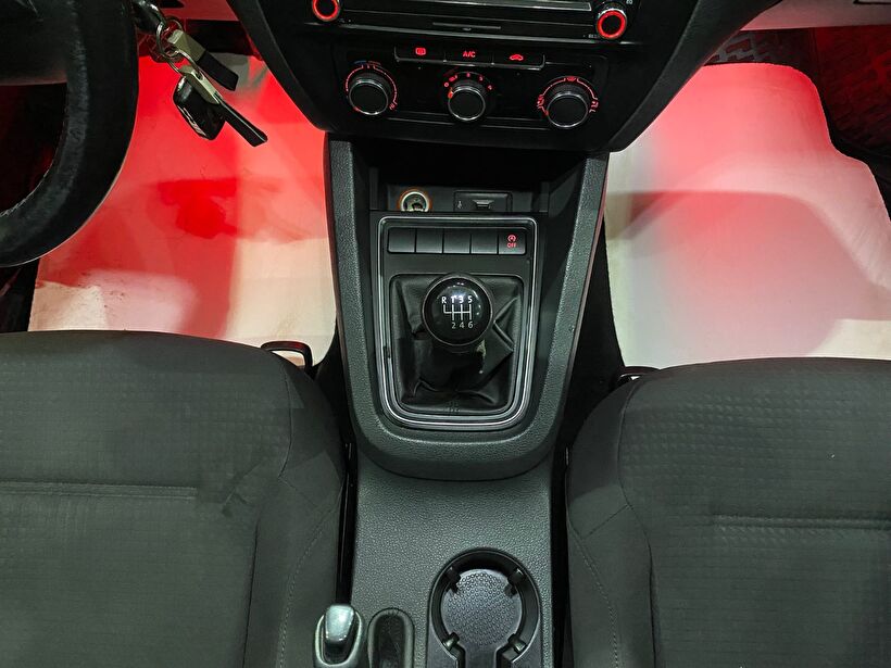 2015 Benzin Manuel Volkswagen Jetta Mavi Gürel Tasarım Aksesuar Otomotiv San. Tic. Ltd. Şti.