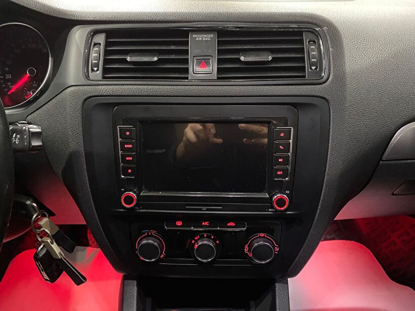 2015 Benzin Manuel Volkswagen Jetta Mavi Gürel Tasarım Aksesuar Otomotiv San. Tic. Ltd. Şti.