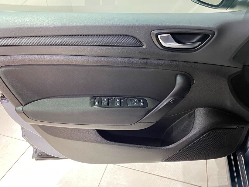 2023 Benzin Otomatik Renault Megane Gri Gürel Tasarım Aksesuar Otomotiv San. Tic. Ltd. Şti.