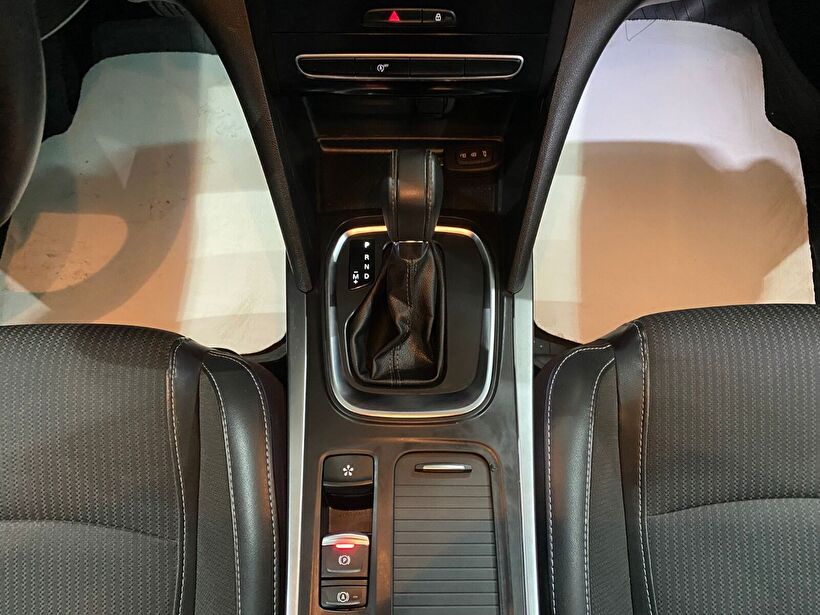 2024 Benzin Otomatik Renault Megane Gri Gürel Tasarım Aksesuar Otomotiv San. Tic. Ltd. Şti.