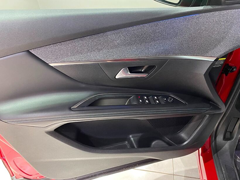 2022 Dizel Otomatik Peugeot 3008 Kırmızı Gürel Tasarım Aksesuar Otomotiv San. Tic. Ltd. Şti.