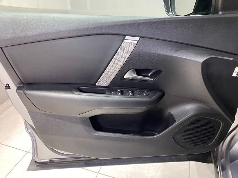 2024 Benzin Otomatik Citroen C4 X Gri Gürel Tasarım Aksesuar Otomotiv San. Tic. Ltd. Şti.
