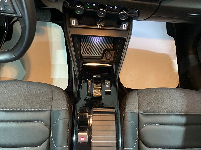 2024 Benzin Otomatik Citroen C4 X Gri Gürel Tasarım Aksesuar Otomotiv San. Tic. Ltd. Şti.