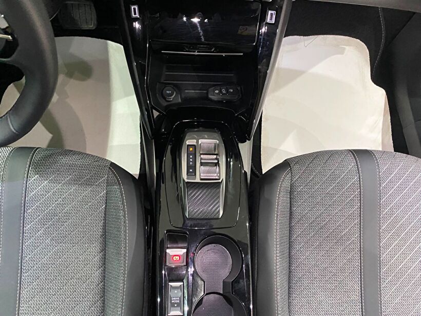 2025 Benzin Otomatik Peugeot 2008 Gri Gürel Tasarım Aksesuar Otomotiv San. Tic. Ltd. Şti.
