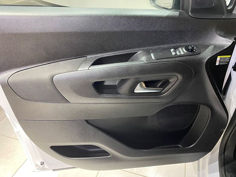 2026 Dizel Otomatik Opel Combo Beyaz Gürel Tasarım Aksesuar Otomotiv San. Tic. Ltd. Şti.