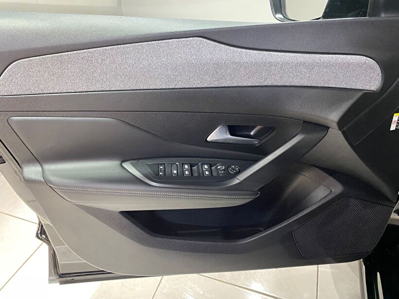 2024 Benzin Otomatik Peugeot 408 Siyah Gürel Tasarım Aksesuar Otomotiv San. Tic. Ltd. Şti.