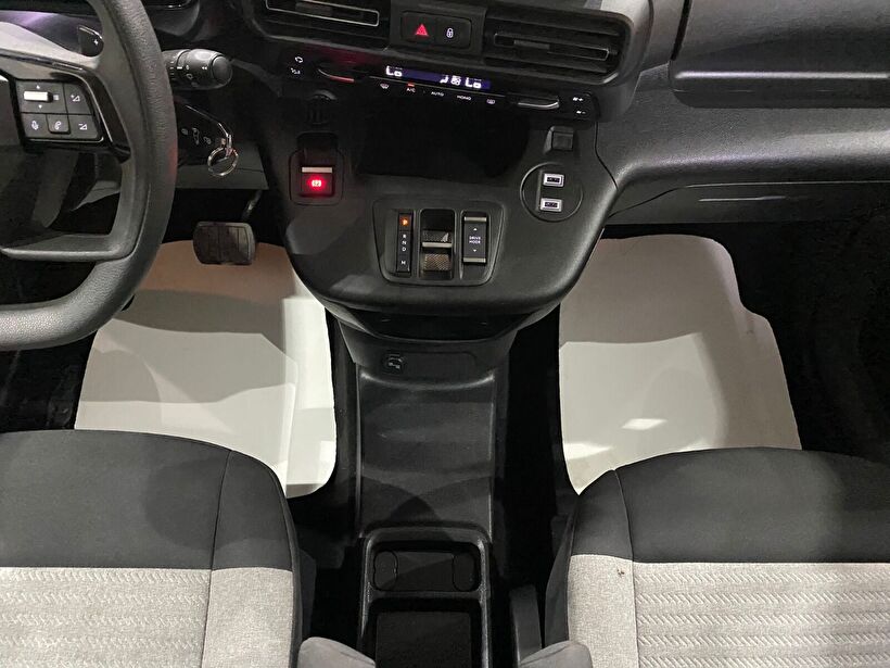 2026 Dizel Otomatik Citroen Berlingo Beyaz Gürel Tasarım Aksesuar Otomotiv San. Tic. Ltd. Şti.