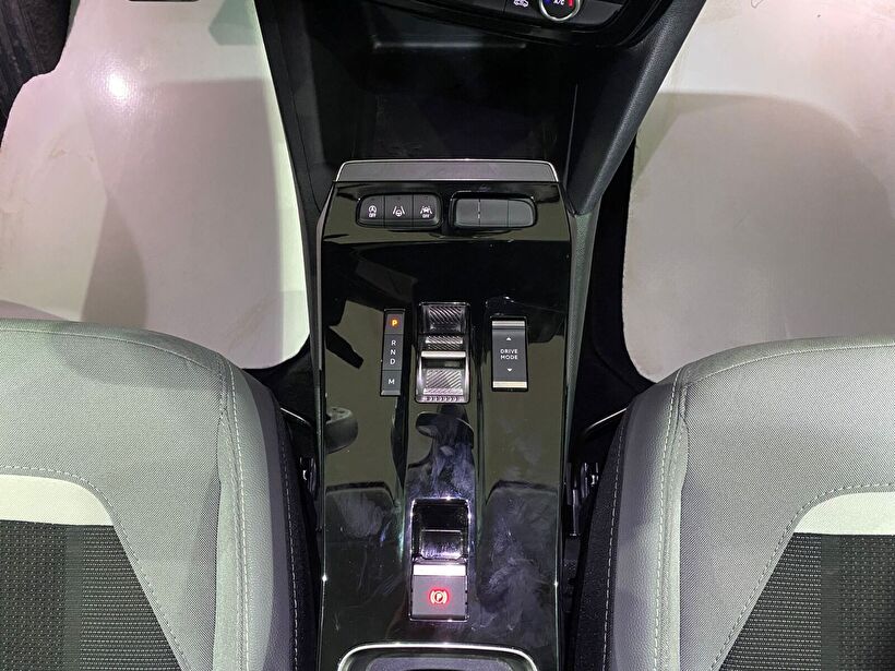 2024 Benzin Otomatik Opel Mokka Kırmızı Gürel Tasarım Aksesuar Otomotiv San. Tic. Ltd. Şti.