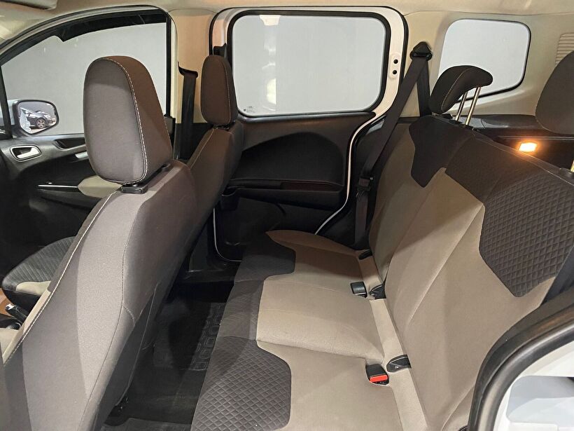 2022 Dizel Manuel Ford Tourneo Courier Beyaz Gürel Tasarım Aksesuar Otomotiv San. Tic. Ltd. Şti.