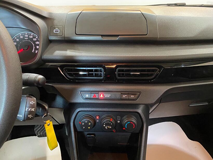 2022 Benzin Otomatik Renault Taliant Beyaz Gürel Tasarım Aksesuar Otomotiv San. Tic. Ltd. Şti.