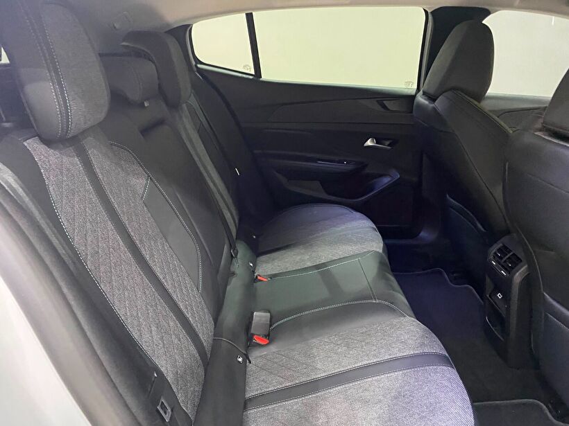 2024 Benzin Otomatik Peugeot 408 Beyaz Gürel Tasarım Aksesuar Otomotiv San. Tic. Ltd. Şti.