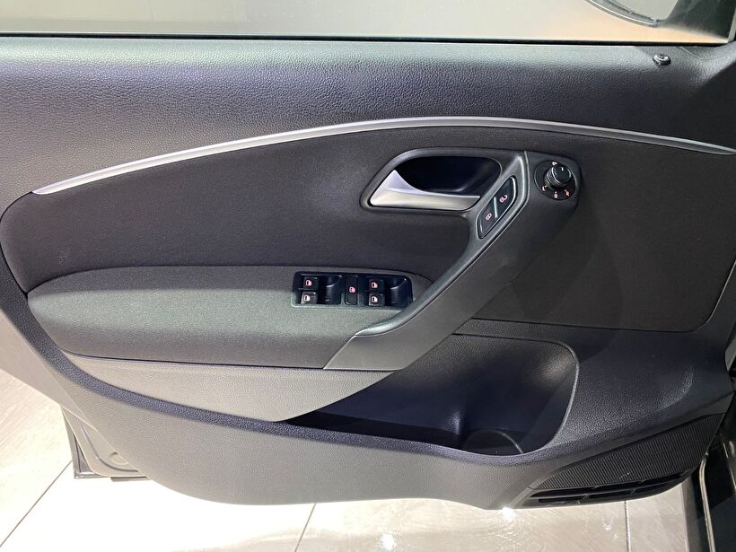 2016 Benzin Otomatik Volkswagen Polo Gri Gürel Tasarım Aksesuar Otomotiv San. Tic. Ltd. Şti.