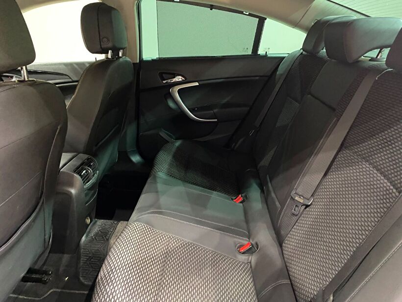 2015 Dizel Otomatik Opel Insignia Siyah Gürel Tasarım Aksesuar Otomotiv San. Tic. Ltd. Şti.